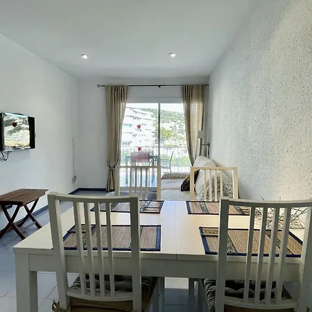 Apartment Rocamaura I A 2-2 *